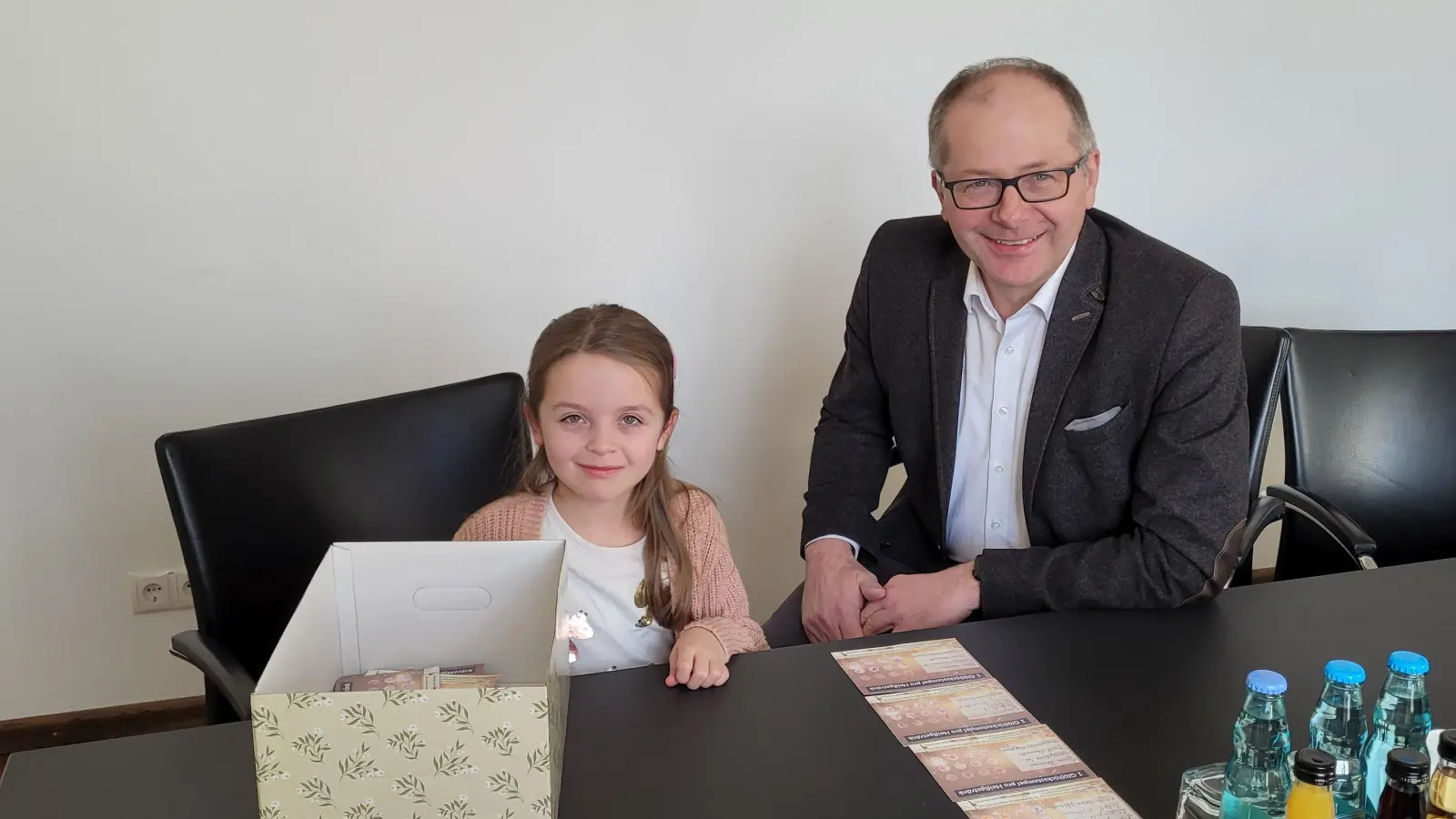 Gewinnerziehung mit Mathilda Lober und dem Bürgermeister. (Bild: Romina Passon-Pühl)