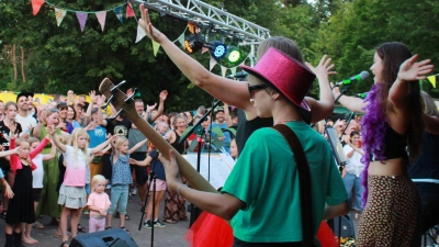 Ein neunstündiges Musikprogramm erlebte das Publikum beim Bright-Mountain-Festival. (Bild: Madlene Windisch/exb)