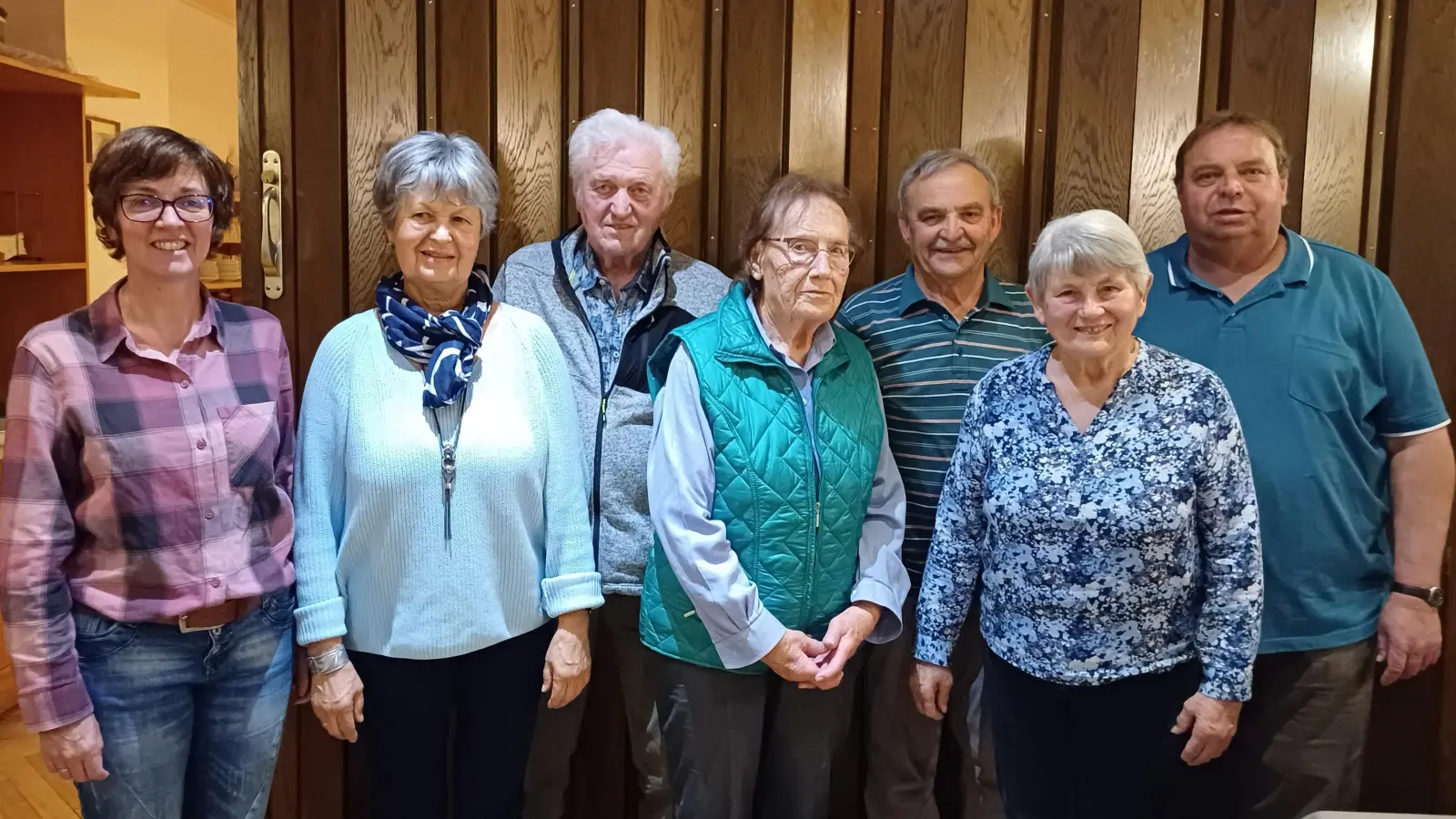 Von links nach rechts zu sehen: KFB&#39;in Michaela Kopp, 3.Bgm&#39;in Hildegard Geismann, Hans Himmerer, Anna Melchner, Heinz-Ulrich Schmidt, Marianne Zangl 2. Vorsitzende, Klaus Herbst 1. Vorsitzender  (Bild: Gabriele Herbst-Hartung )