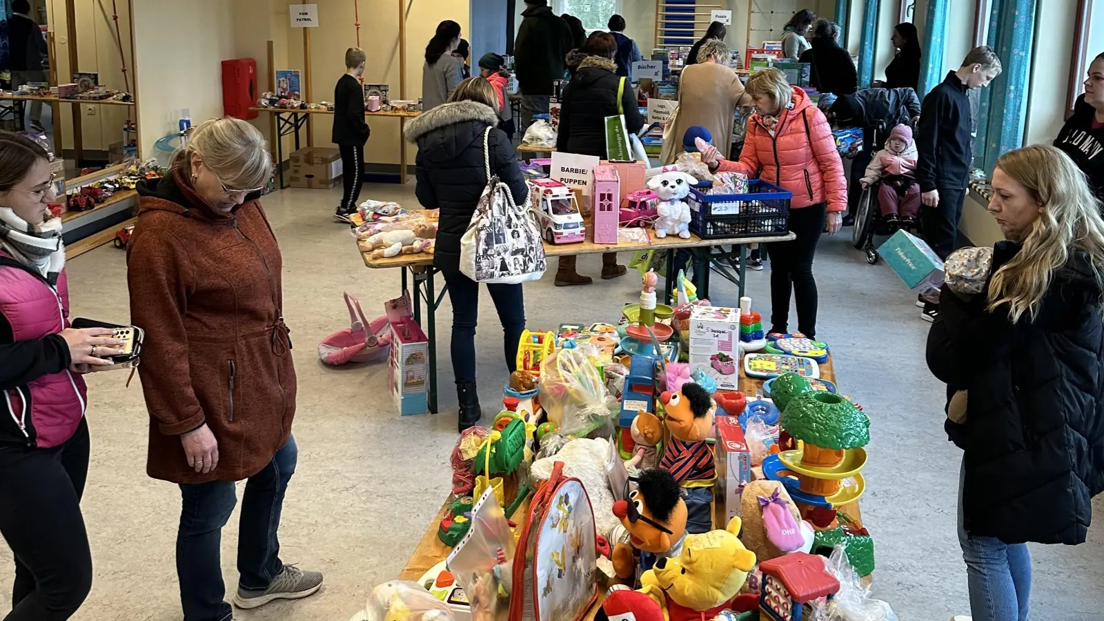 Der Spielzeugbasar in Hütten  (Bild: myd)