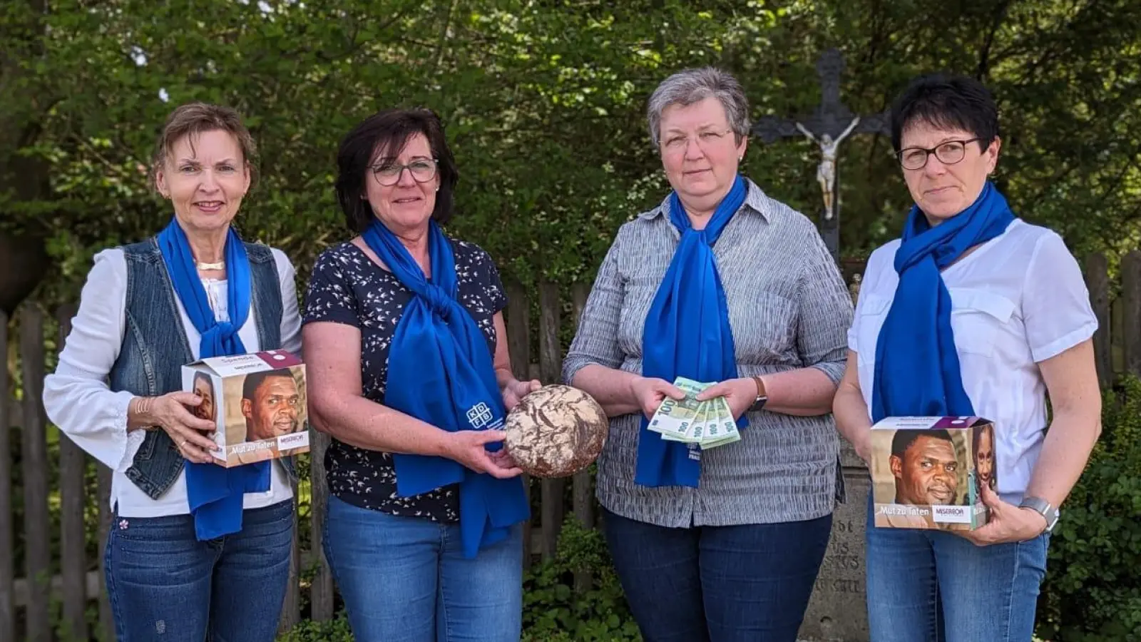 Die Damen der Vorstandschaft Veronika Gruber, Theresia Schwendner, 1. Vorsitzende Monika Bösl und Elisabeth Bauer (von rechts) freuen sich über die gelungene Spendenaktion  (Bild: Elisabeth Bauer)