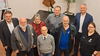 Die neue Vorstandschaft des NBMB-Kreisverbandes von links: Bürgermeister Hans-Martin Schertl, NBMB-Kreisvorsitzender Werner Stein, Schatzmeisterin Erika Weidner, stellv. Kreisvorsitzender Horst Bauer, Kassenprüfer Simon Lösch, stellv. Kreisdirigent Gerhard Böller, MdL Dr. Harald Schwartz und Schriftführerin Sabine Kredler. (Bild: Werner Schulz)