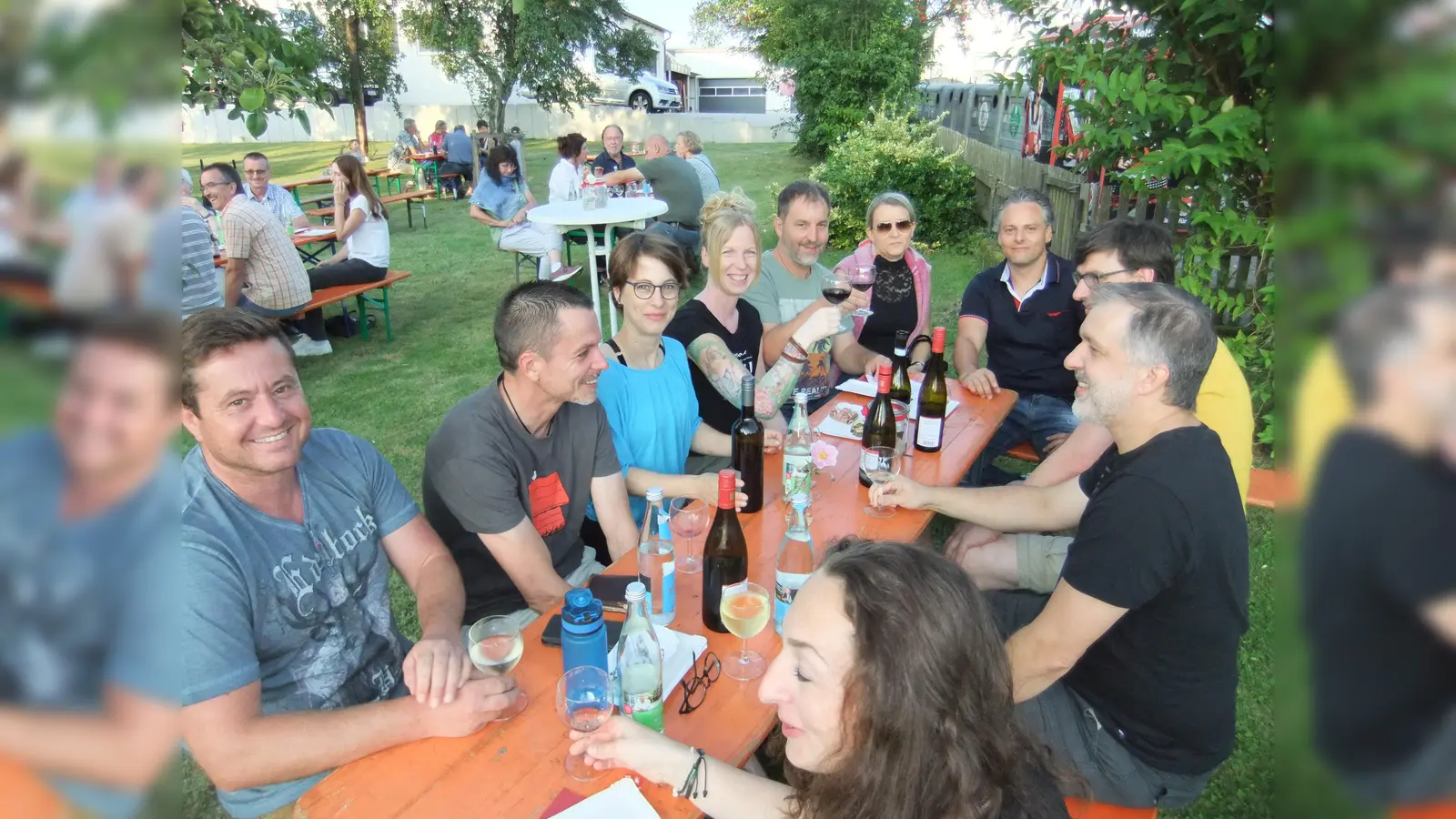 Wie man sieht, die Jugend hatte am Pfarrgemeinderatsabend besonders gut lachen, sie war eben unter sich. (Bild: Michael Götz)