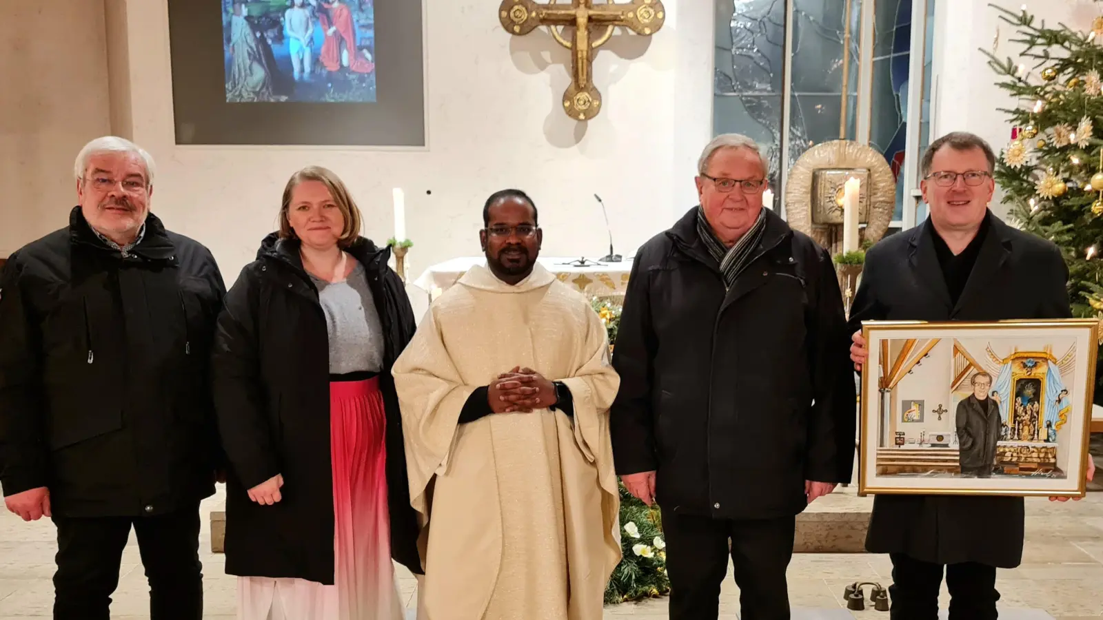 Bild: von links: Aus dem langjährigen Dienst in der Kirchenverwaltung verabschiedet Hermann Sturm, Elisabeth Denk, Pfarrer Sagai, Richard Wiendl (Theuern) , Josef Beer mit dem Bild. aus der Hand des Künstlers Hansgeorg Hierl. (Bild: Christine Wendl)