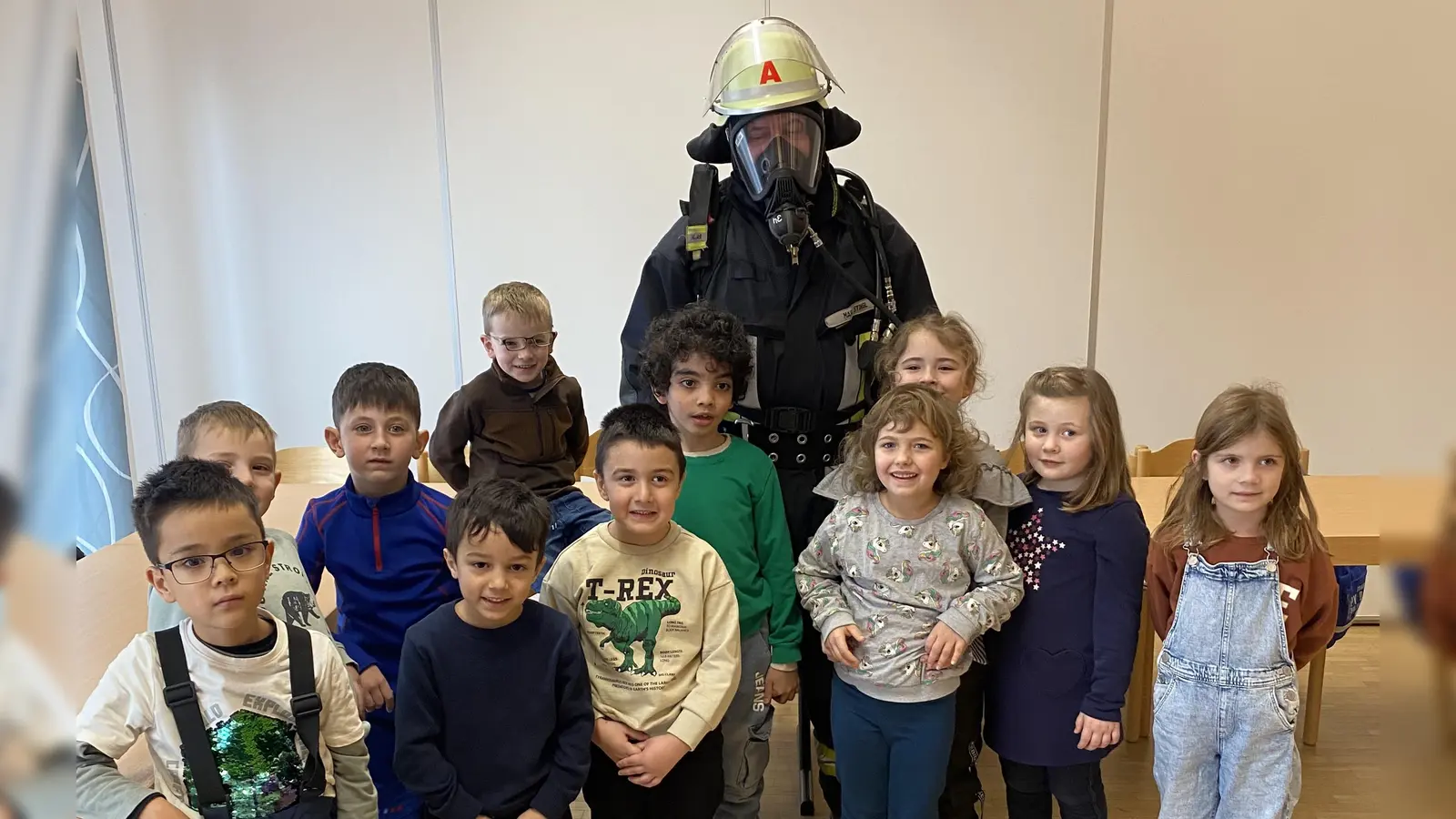 Vorschulkinder besuchen die Feuerwehr Waldsassen. (Bild: Sophie Fröhler)