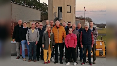 Das Vereinskartell mit seinen Delegierten besuchte den Aero Club um in Gesprächen die Thematik zu besprechen, die sich um die Lärmbelästigungen drehen. Dabei konnten positive Aspekte herausgestellt werden.  (Bild: Reinhard Kreuzer)