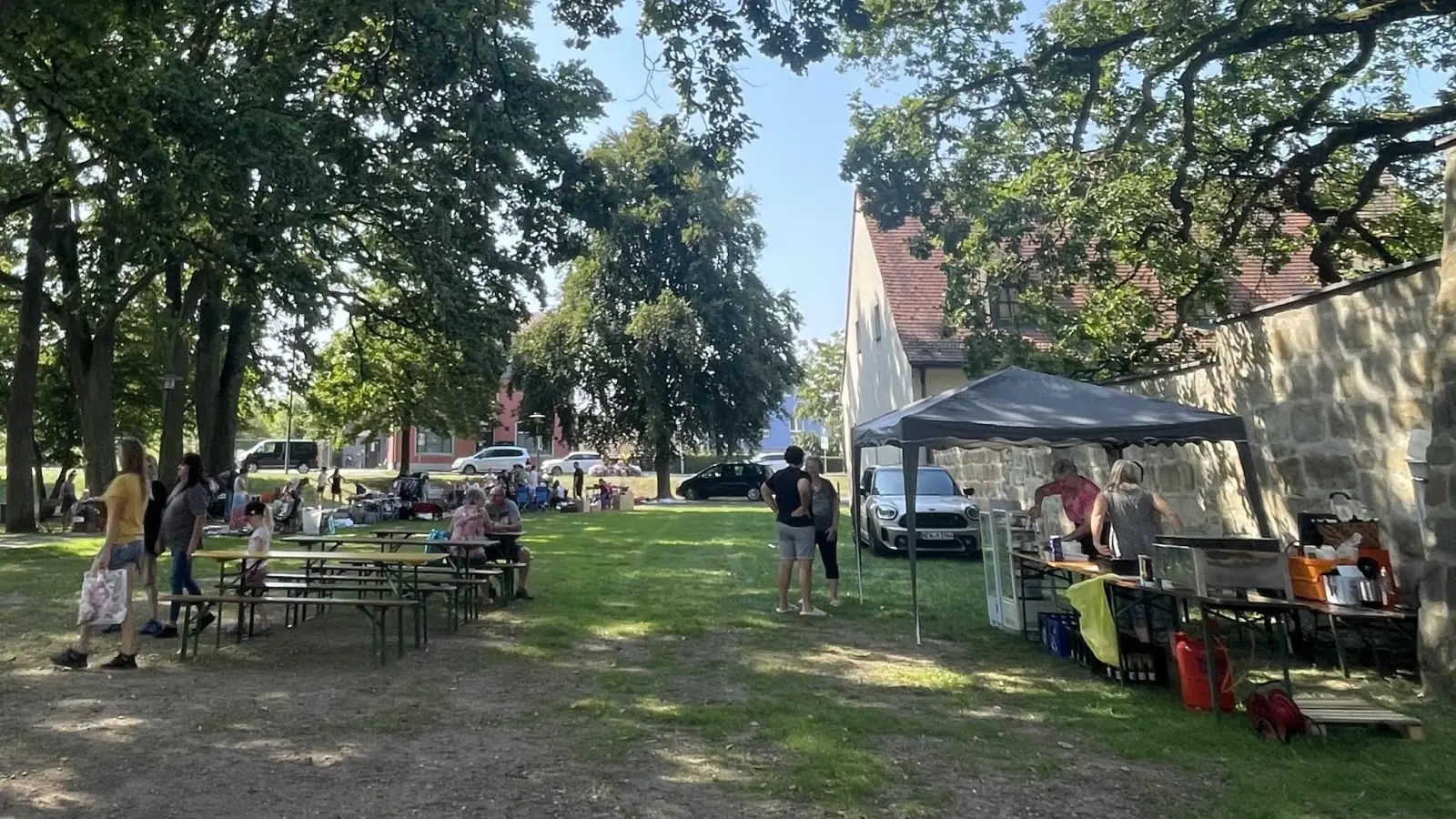 Flohmarkt für kleine Leute am Stadtpark Grafenwöhr  (Bild: Christiane Mandl)