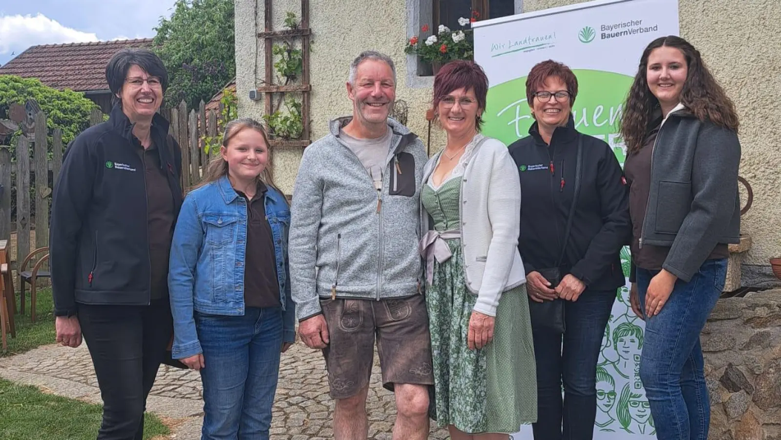 Die Ausrichter des Frühstücks auf dem Blom-Hof.  (Bild: Doris Walbrun)