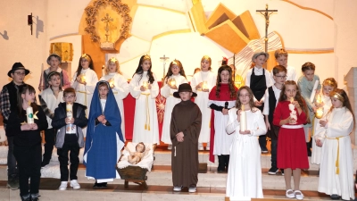 Krippenspiel bei der Kinderchristmette in der Pfarrkirche St. Sebastian Waldthurn (Bild: Franz Völkl)