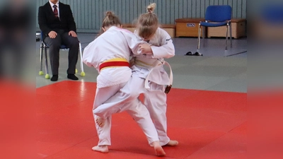 Judoka aller Altersklassen kämpften in Tiefenbach (hier Piper Murphy). (Bild: Susanne Schubert)