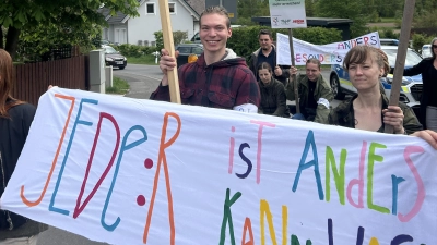 Mit einem Protestzug mahnten die Aktion Mensch und die ECW Jugendbildung eine konsequente Umsetzung der UN-Konvention für die Rechte von Menschen mit Behinderungen an.  (Bild: ECW Jugendbildung/exb)