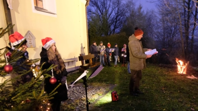 Einen nachhaltigen Eindruck vermittelte die Waldweihnachtsfeier des OWV-Zweigvereins am Sonntag auf dem St. Nikolausberg. (Bild: Fred Lehner)