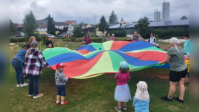 Spielplatz-Treffen im Rahmen des Ferienprogramms der Stadt Mitterteich. (Bild: Sabine Frank)