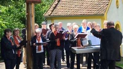 Der Gesang- und Musikverein überzeugte mit schmissigen und gefühlvollen Liedern und Balladen die Museumsbesucher. (Bild: Helmut Kramer)