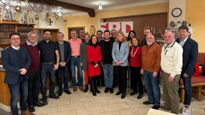 Das neu gewählte Führungsteam beim SPD-Ortsverein Schwandorf.  (Bild: Matthias Kuhn)
