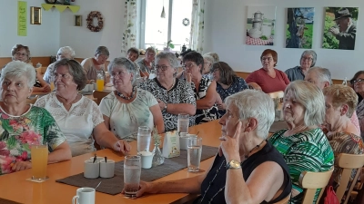 Der Frauenbund Pressath besucht Hofkäserei Lang in Oed. (Bild: Christine Pfeiffer)