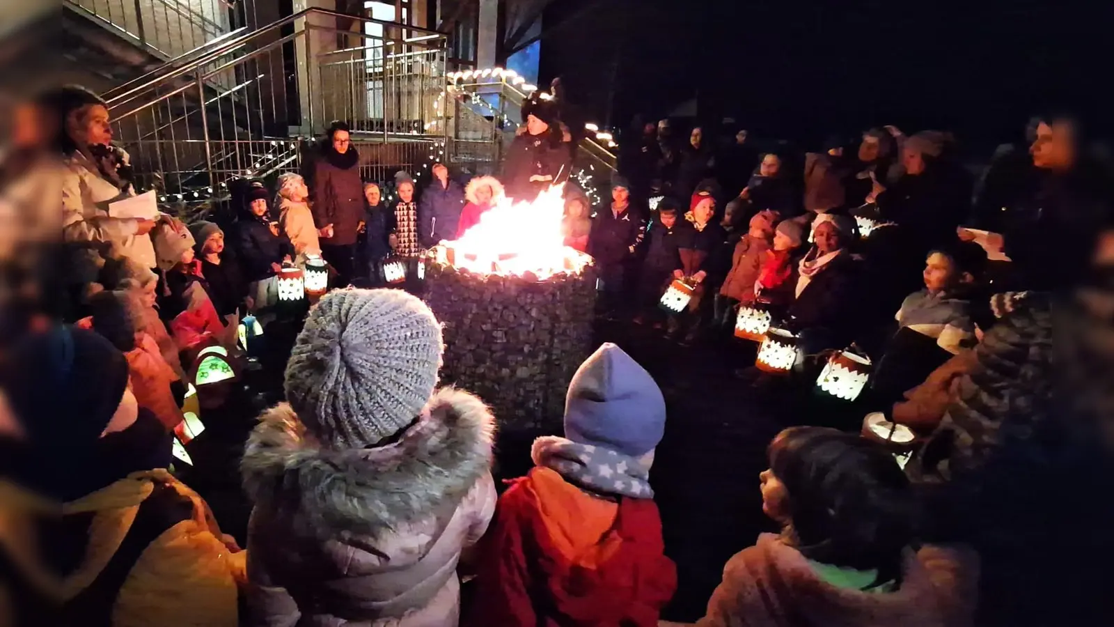 Der Kindergarten Hütten hat eine stimmungsvolle Martinsfeier veranstaltet. (Bild: myd)