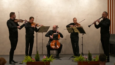 Das Bülow-Quartett mit Andreas Mauerer an der Klarinette begeisterten die Zuhörer im Saal der Berufsschule Sulzbach-Rosenberg. (Bild: Achim Groth)