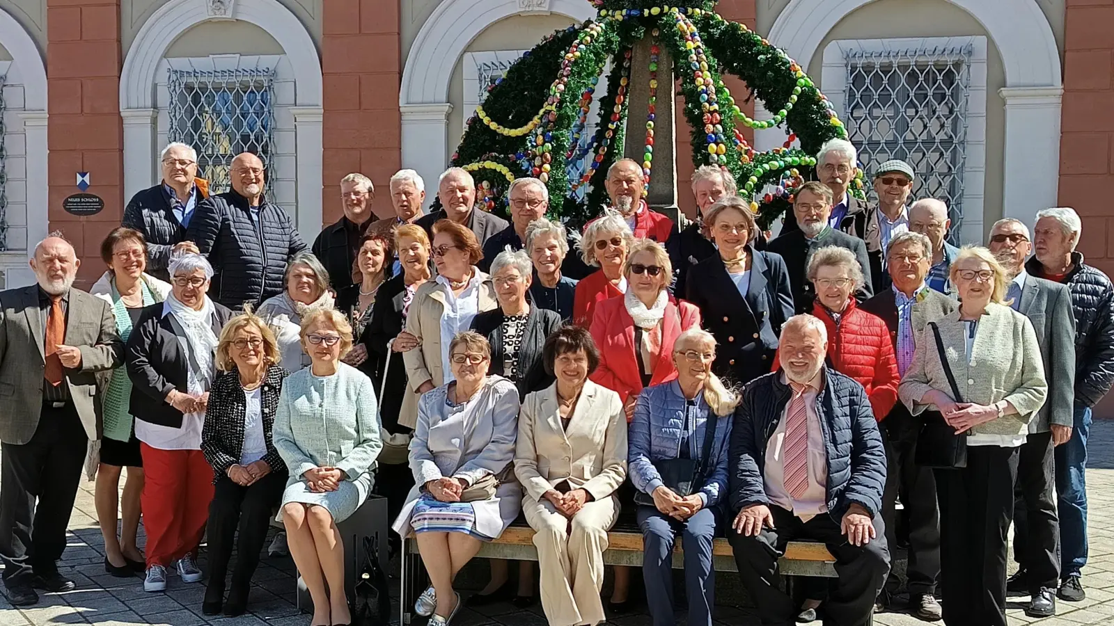60 Jahre nach ihrer Erstkommunion feierten 50 Männer und Frauen Jubelkommunion. (Bild: Johannes Meister)
