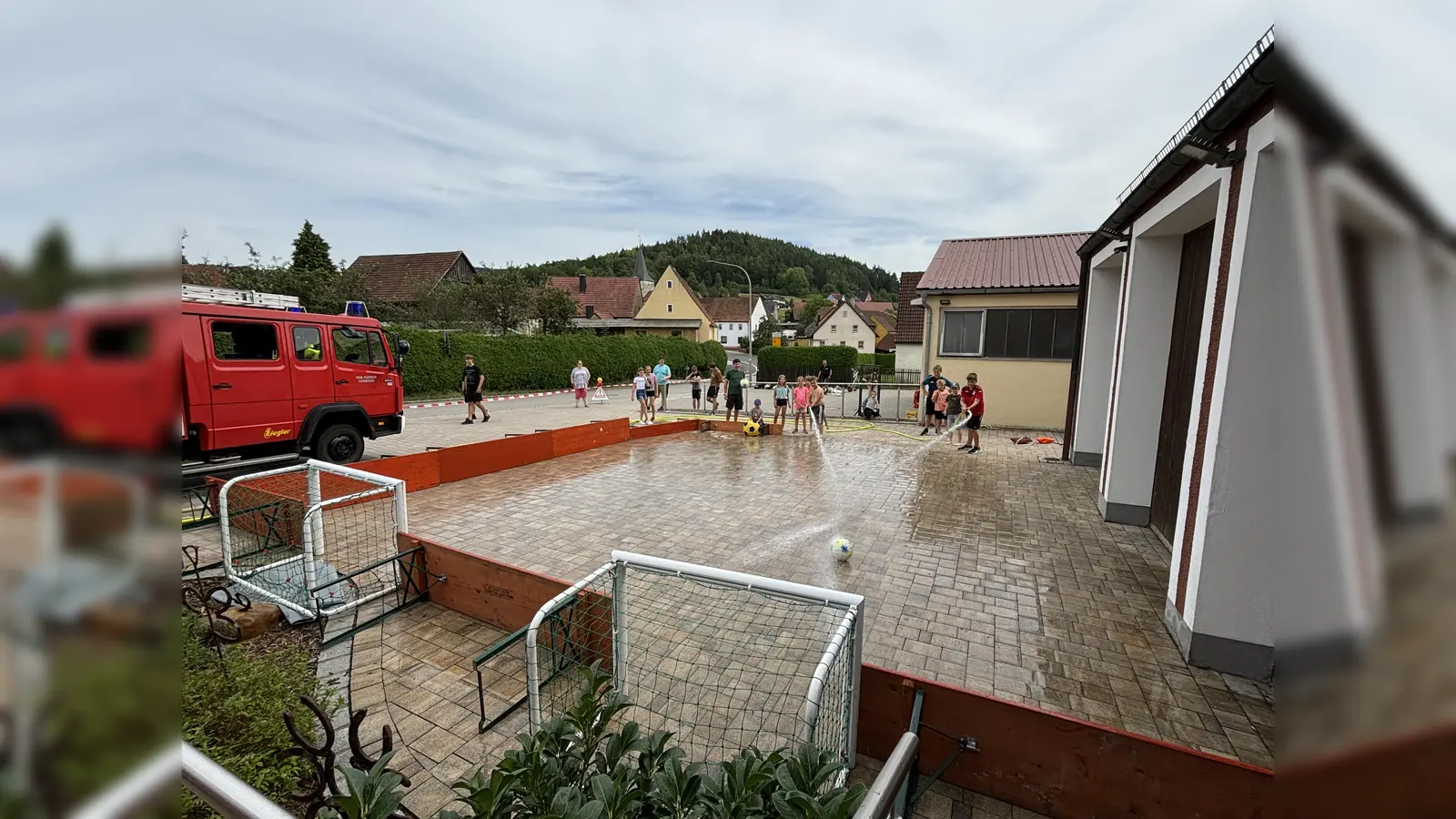 Schlauchfußball stand hoch im Kurs bei den 22 teilnehmenden Kindern. (Bild: Jürgen Leißner )