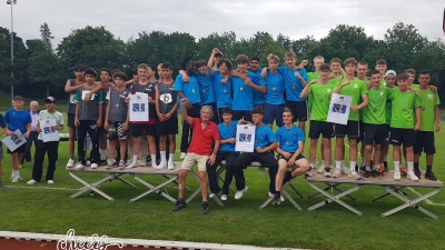 Absolut erfolgreich war die ältere Jungenmannschaft WK J III/2 (grünes Trikot), die einen hervorragenden 2. Platz erreicht hat und somit zum Finale des Bodenseeschulcups fahren darf.  (Bild: Jürgen Dietl)