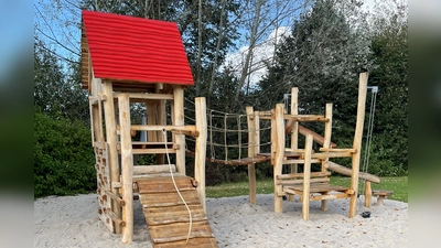 Das Bild zeigt den neu erbauten Kinderspielplatz auf dem Grundstück der Dorfgemeinschaft Lochau. (Bild: Alexander Hörl)