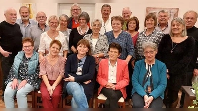 Klassentreffen des Jahrgangs 1955 der Volksschule Oberköblitz.  (Bild: Heidi Braun)