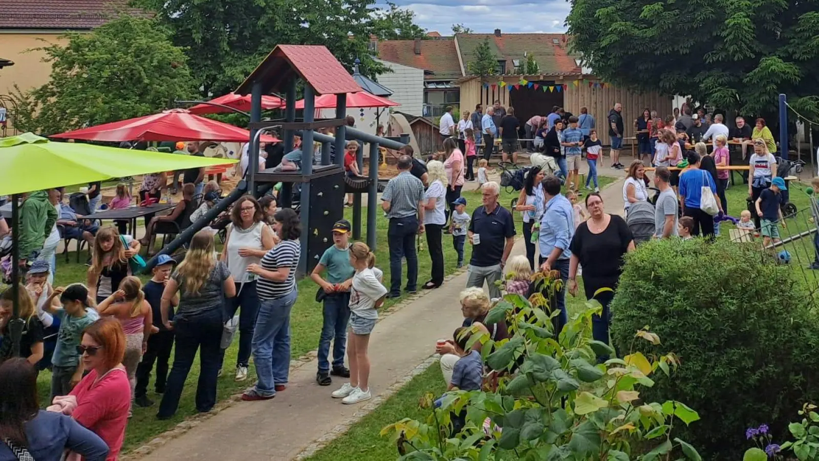 Viele Besucher tummelten sich auf dem Gelände des Kindergartens St. Elisabeth. (Bild: Kindergarten St. Elisabeth/exb)