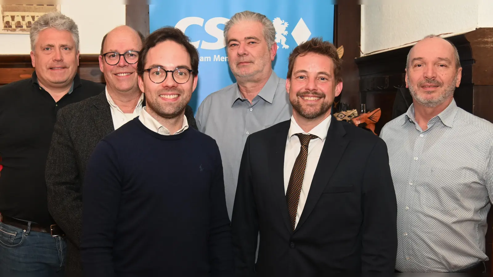 Das alte/neue Vorstandsteam des CSU-Ortsverbands Eisberg-Karmensölden (v.l.n.r.) Andreas Neiswirth, Helmut Weigl, Florian Füger, Manfred Rauscher, Fraktionsvorsitzender Matthias Schöberl und Klaus Etzold. Auf dem Bild fehlen Beate Wollmann und Dennis Schörner (Bild: Gerhard Franz)