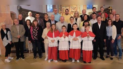 12 Jubelpaare feierten in St. Laurentius auf Einladung der Pfarrei mit Pfarrer Johannes Bosco, Pastoralreferent Alfred Kick und den Gläubigen aus Anlass runder Ehejubiläen Dankgottesdienst.  (Bild: Robert Dotzauer)