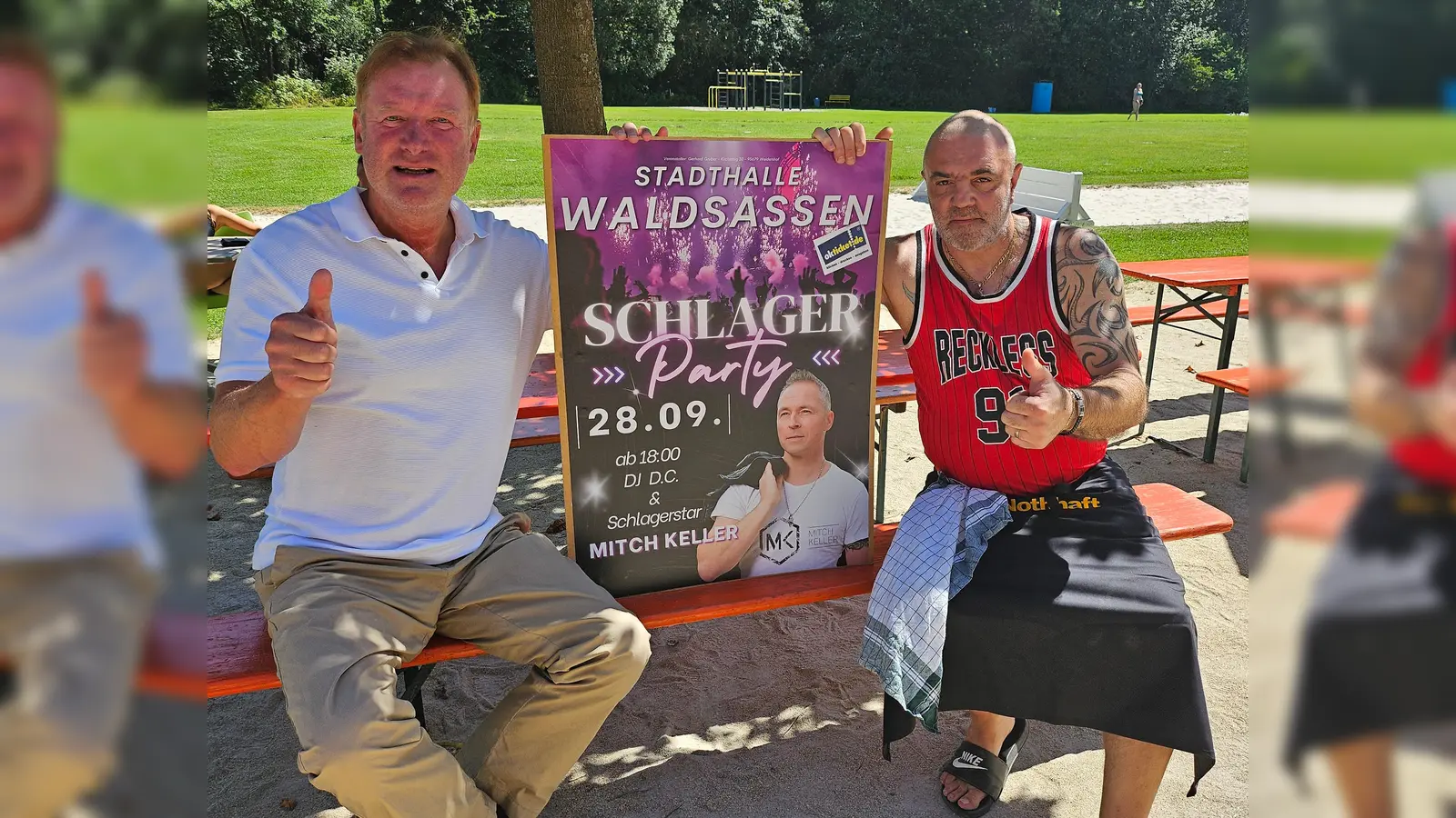 Ein Trio aus der Region hat es ermöglicht, dass der Schlagerstar Mitch Keller in unsere Region kommt: Gerhard Gruber aus Waldershof (links) sowie die beiden Gastronomen, Andreas Geschibet vom Goldenen Löwen Marktredwitz und Fabio Chierghi (rechts). <br> (Bild: abi)