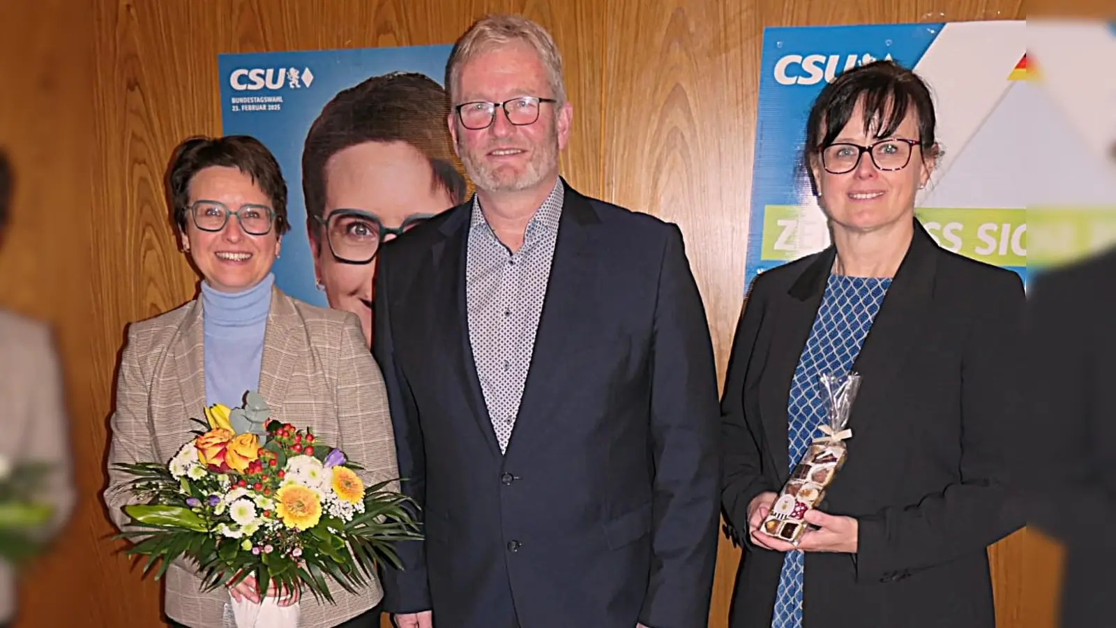 Die Bundestagsabgeordnete Susanne Hierl, der CSU-Ortvorsitzende Peter Mauritz und die CSU-Listenkandidatin Birgit Barth. (v.l.n.r.) (Bild: Gerhard Graf)