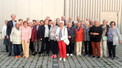 Die Seniorengruppe St. Josef unterwegs mit Bürgermeister Konrad Kiener (2. von links).  (Bild: Anneliese Fiedler)