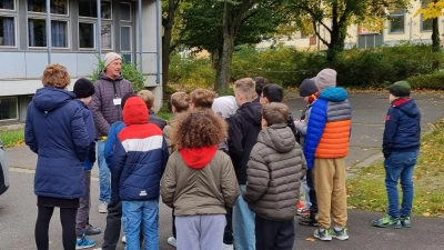 Schüler der fünften Klasse absolvieren ein Sicherheitstraining des ADACs  (Bild: Kathrin Hennig)