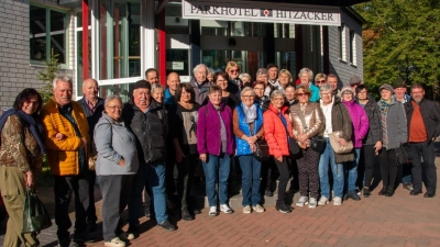 Reisegruppe mit den Reiseleitern Gerdi Gradl und Peter Liedtke  (Bild: Kurt Stangl )