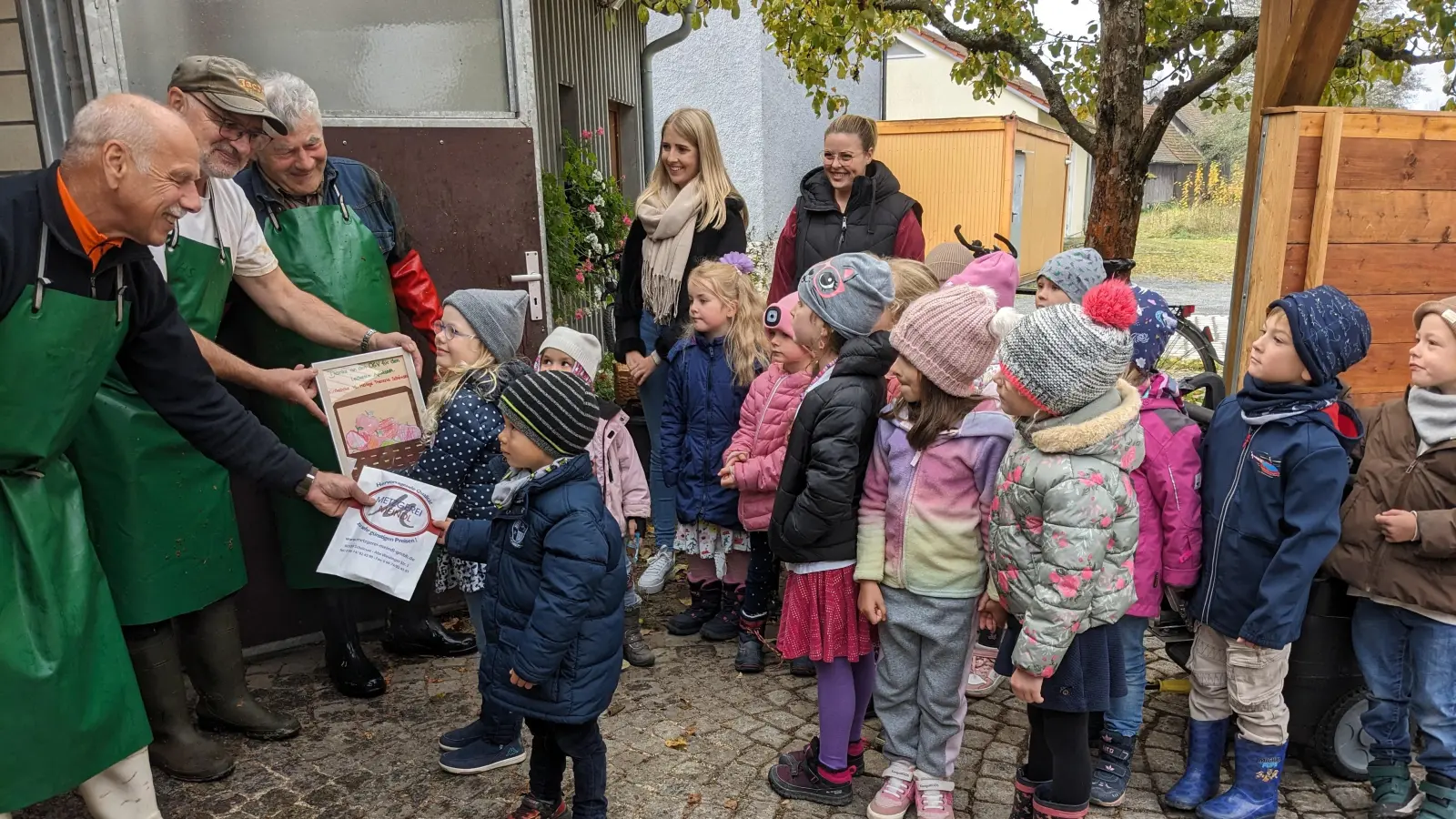 Danke für den wunderbaren Apfelsaft (Bild: Hans Eibauer )