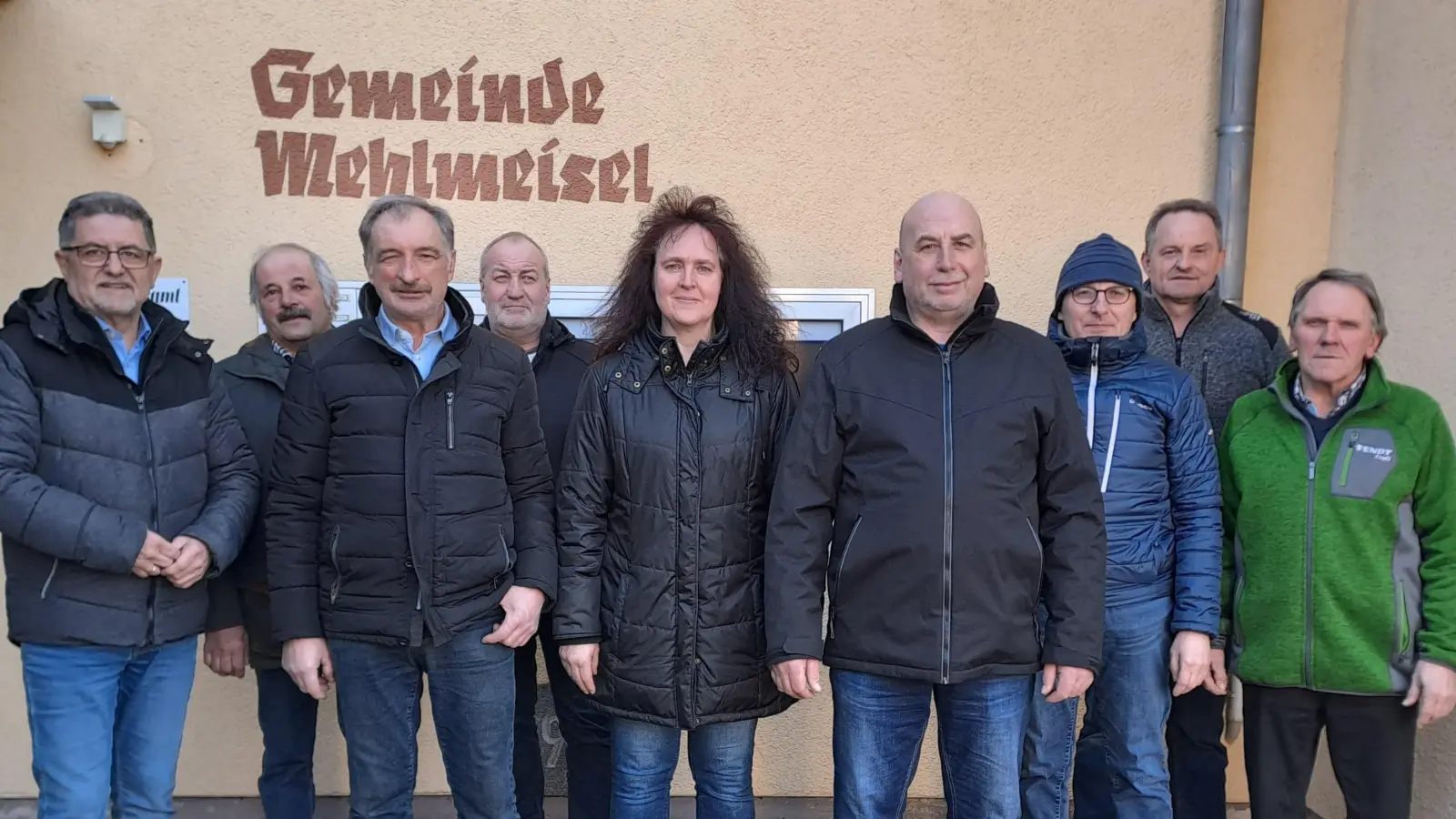 Die Vorstandschaft mit Erstem Bürgermeister von links: Erster Bürgermeister Franz Tauber, Rudolf Nickl, Peter Buchbinder, Stefan Nickl, Christa Hautmann, Klaus Hautmann, Johannes Völkl, Hubert Schinner, Dietmar Höss (Bild: Gisela Kuhbandner)