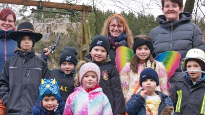 Die Kinder des Dorfes zogen am Rosenmontag durch die Straßen von Liebenstein. (Bild: Renate Bauer-Zölch)