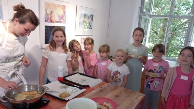 Blick in die Holunderwerkstatt.  (Bild: Erika Rahm)