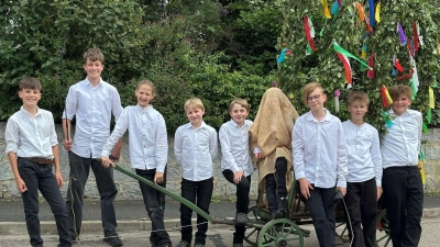Tobias Horst, Johannes Horst, Noah Messer, Raphael Schneider, Jonathan Schneider, Pfingstlümmel, Paul Greß, Manuel Hassler, Valentin Höcherl  (Bild: Saskia RamHöcherl)