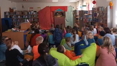 Kasperltheater in der Gemeindebücherei. (Bild: Antje Fröbrich)