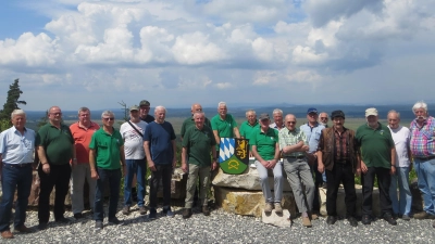 Die Ehemaligen des Sicherungsbataillons 48 beim Treffen in Grafenwöhr und auf den Beobachtungsstellen des Truppenübungsplatzes Grafenwöhr.  (Bild: Ludwig Dirscherl/exb)