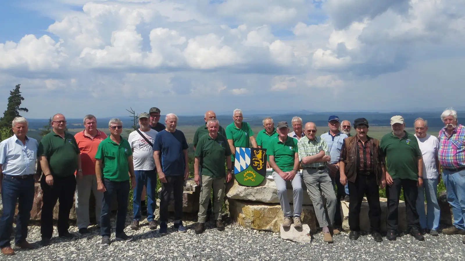 Die Ehemaligen des Sicherungsbataillons 48 beim Treffen in Grafenwöhr und auf den Beobachtungsstellen des Truppenübungsplatzes Grafenwöhr.  (Bild: Ludwig Dirscherl/exb)