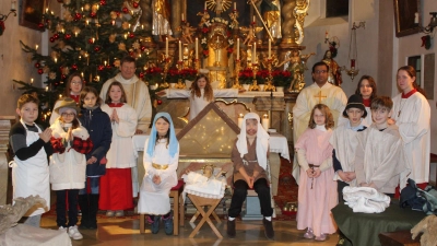 Die Kommunionkinder beim Krippenspiel in der Pfarrkirche Ebnath. (Bild: Josef Söllner)