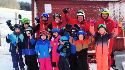 Erfolgreicher Start der ersten Skikurse beim DJK Falkenberg.  (Bild: Hubert Mark)