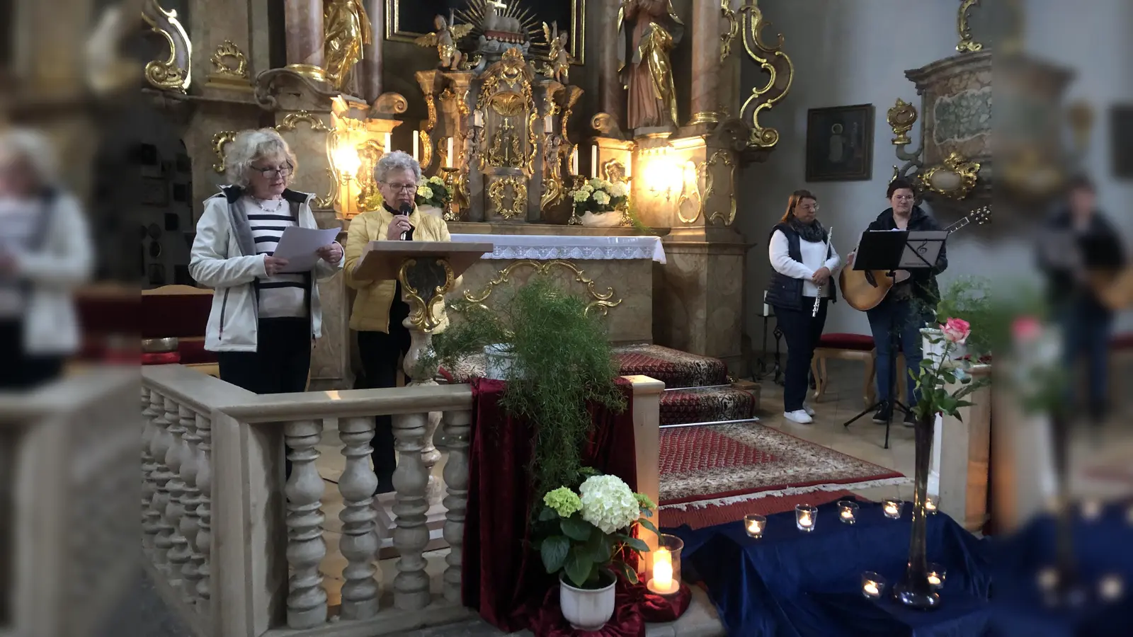 Gerti Münch und Rita Bayer (von links) lasen die Texte und Theresa Uhl und Doris Bär (von rechts) sorgten für musikalische Umrahmung.  (Bild: Eva Seifried)