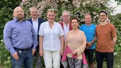 Jürgen Wenzlik, GdP, Peter Hofmann, DGB-Regionssekretär Oberpfalz, Vorsitzende Judith Uhlmann, IGM, Bernhard Wallner, IGM, stellvertretende Vorsitzende Maria <br>Argentieri, ver.di, Werner Knorr, IG BAU, Timo Bieberstein, ver.di. (Bild: Heike Hofmann)