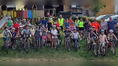 Radltour beim Ferienprogramm in Falkenberg. (Bild: Maria Haberkorn)