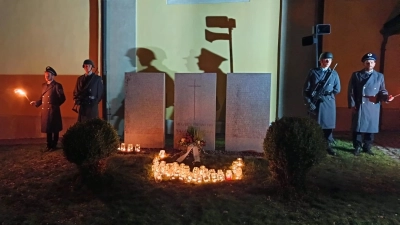 Vertreter der KSK Niedermurach und der Grenzlandkaserne. (Bild: Josef Straller)