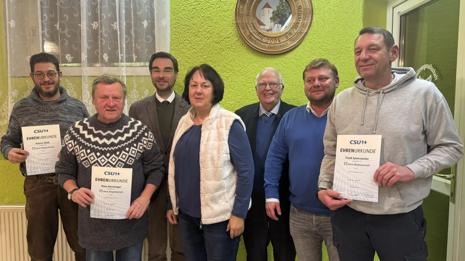  von links nach rechts: Helmut Weiß, Klaus Baschnagel, Dr. Stephan Oetzinger, MdL, FU-Vorsitzende Annett Kamm, Ehrenmitglied Burkhard Hagemann, CSU-Vorsitzender Dominik Baschnagel und Frank Spiesmacher (Bild: Dominik Baschnagel)